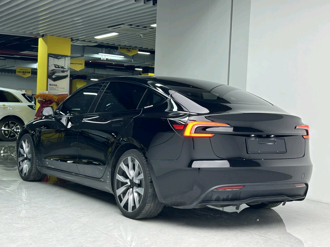2023 car image #10