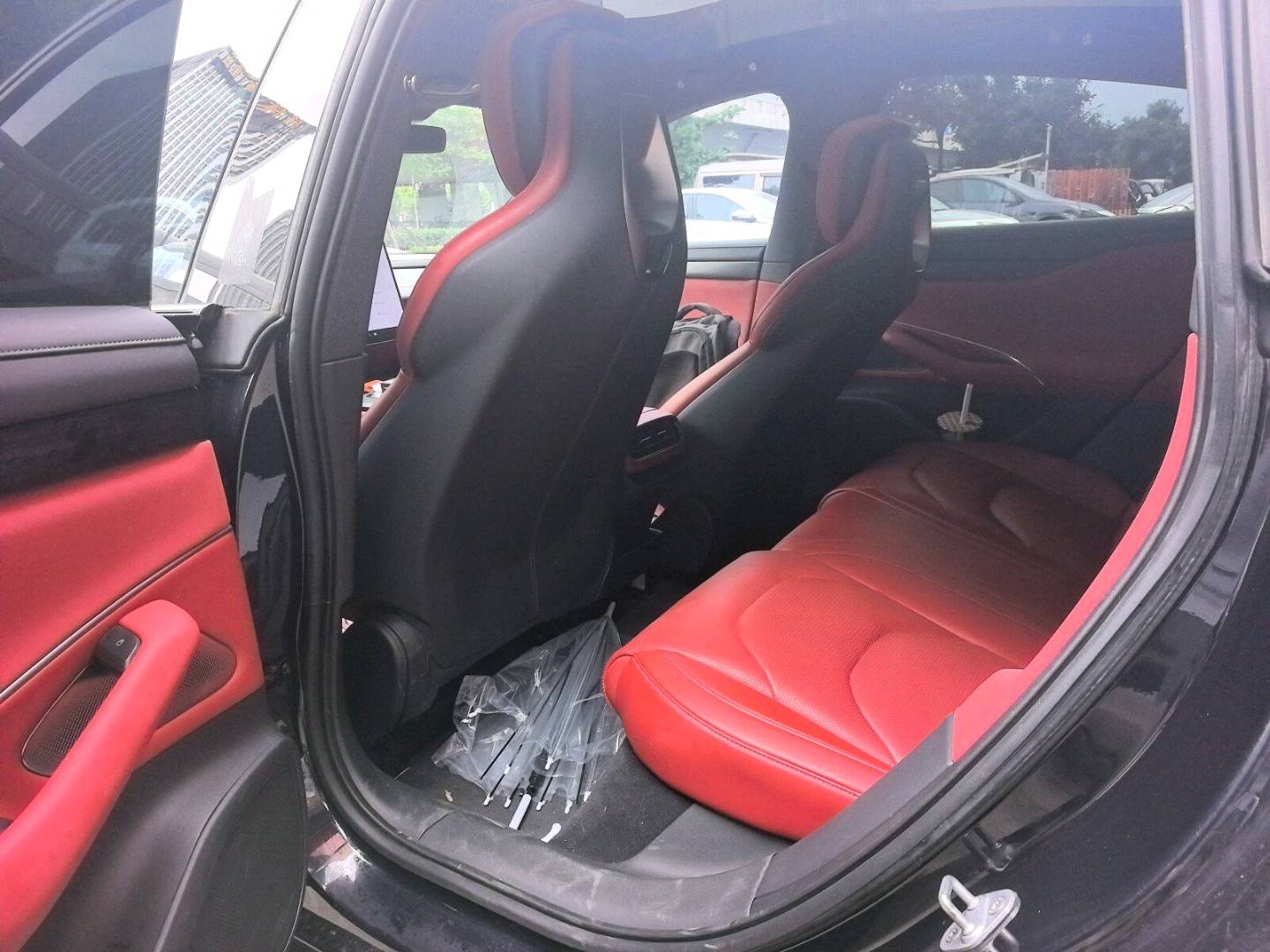 MI SU7 2024 immagine di auto #11
