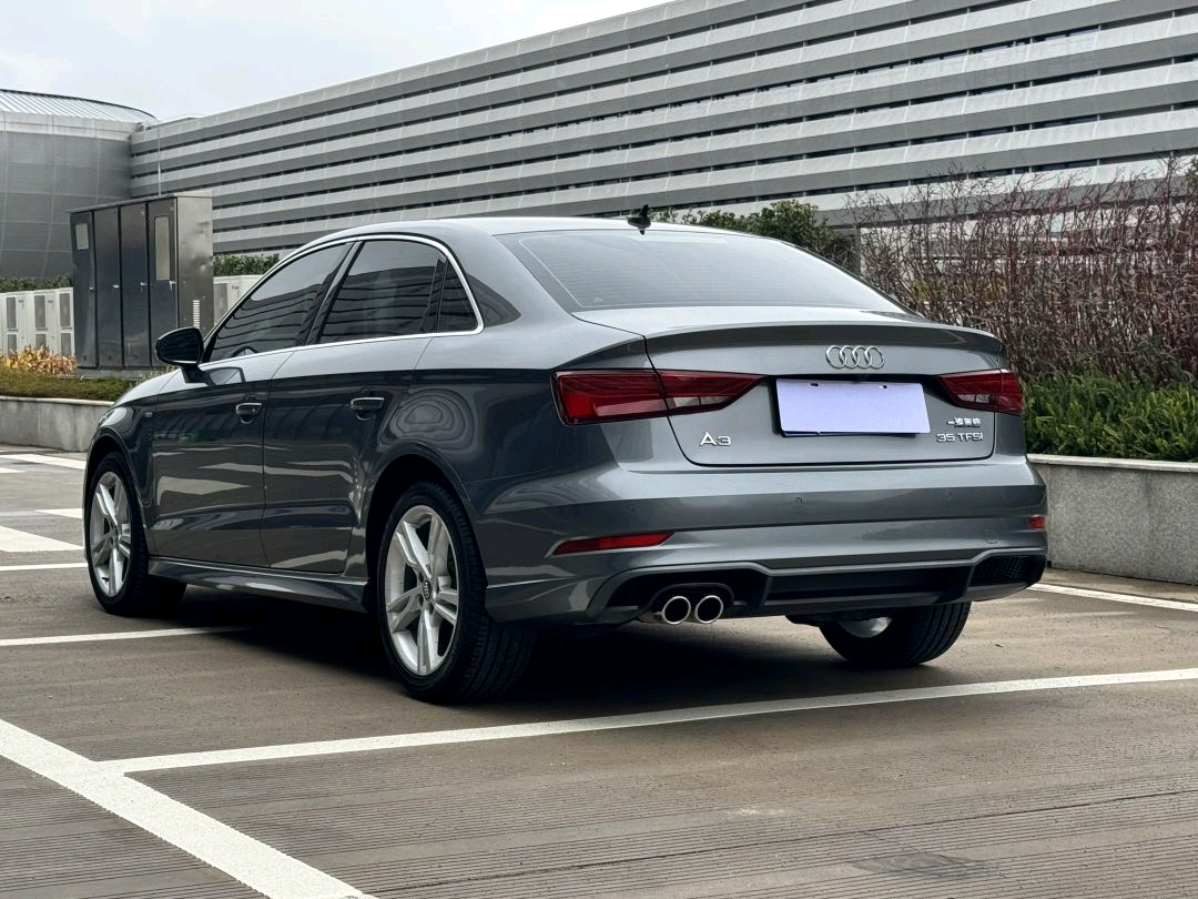 Audi A3 2019 car image #10