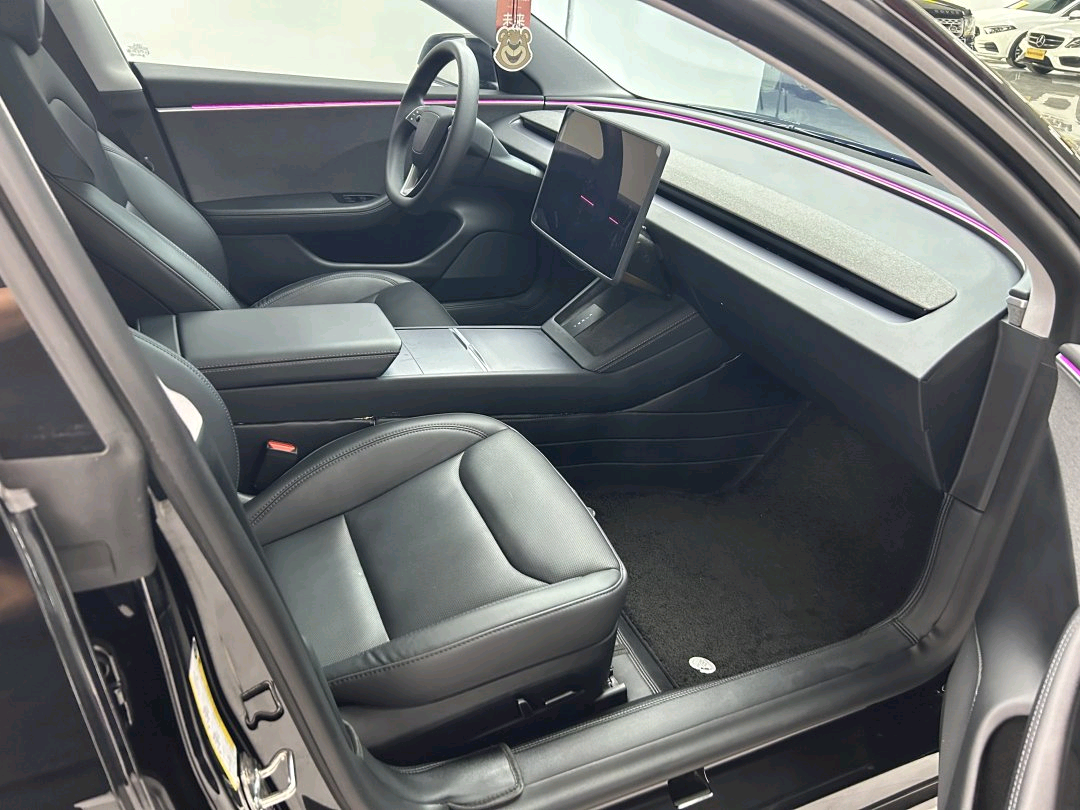 2023 car image #6