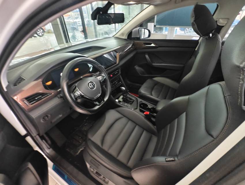 Volkswagen Tharu 2022 car image #6