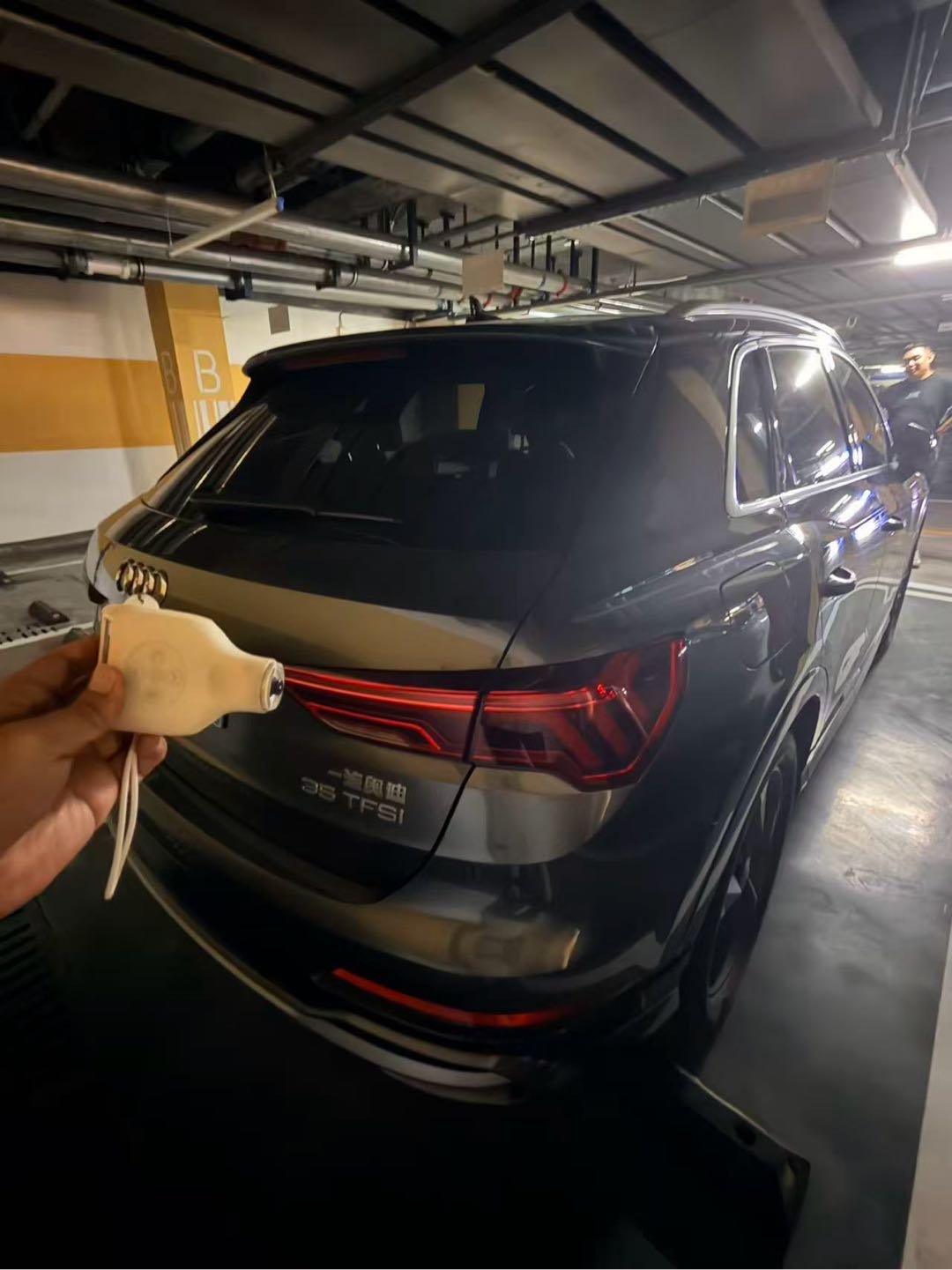 Audi Q3 2020 car image #5