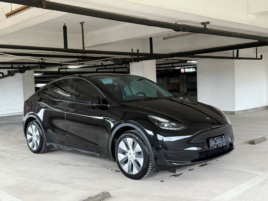 Tesla Model Y 2023 #4 Tesla Model Y 2023 car image #4