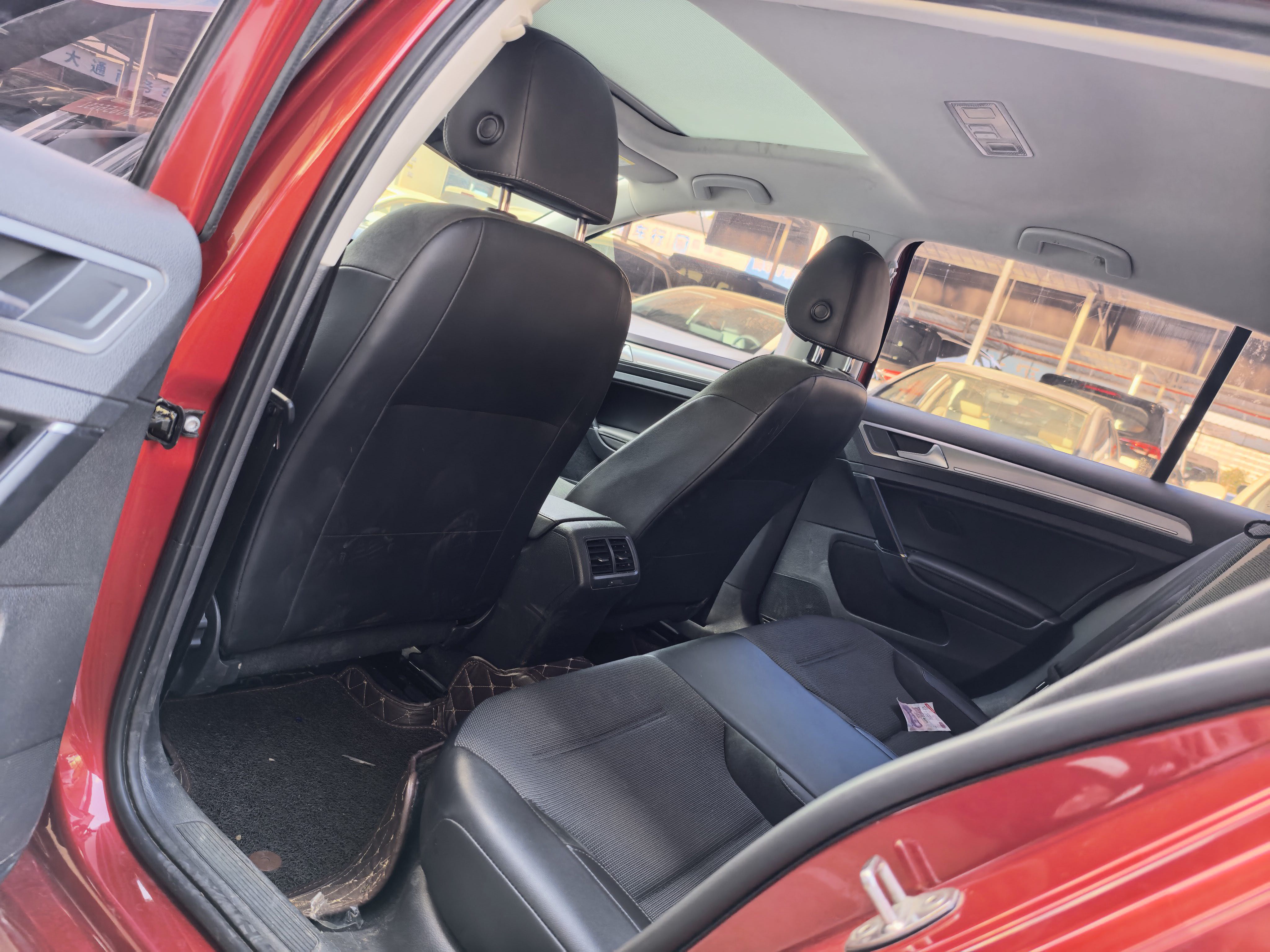 Volkswagen Golf 2018 car image #7