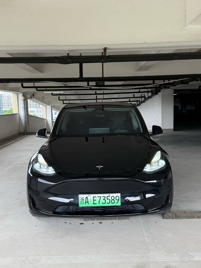 Tesla Model Y 2022 #4 Tesla Model Y 2022 car image #4