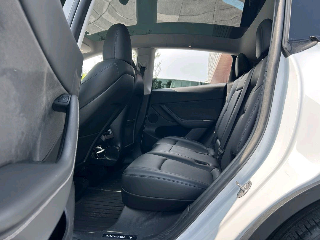 Tesla Model Y 2023 #7 Tesla Model Y 2023 car image #7