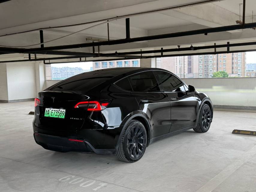 Tesla Model Y 2022 #5 Tesla Model Y 2022 car image #5