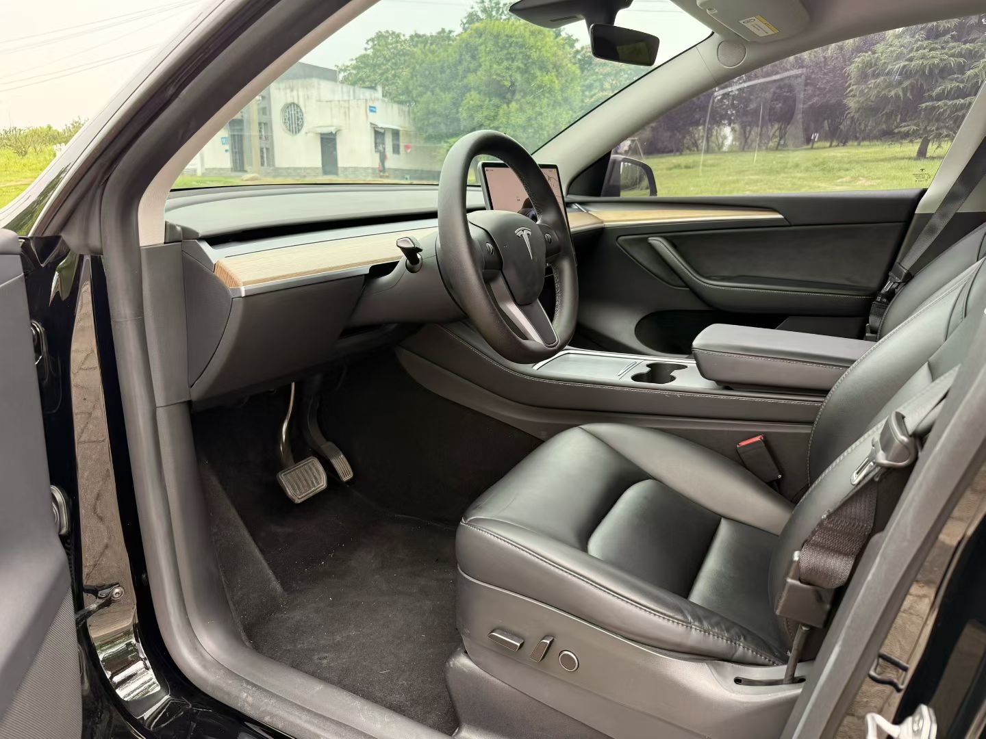 Tesla Model Y 2022 car image #5