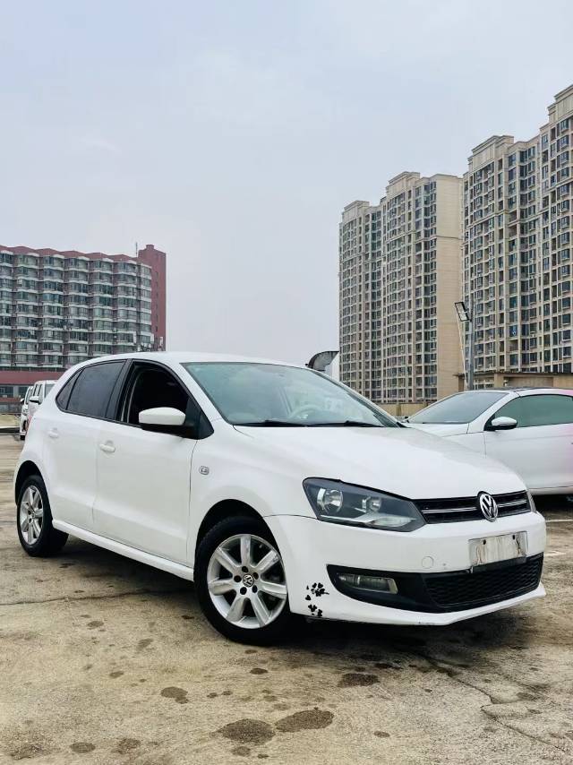 Volkswagen Polo 2014 car image #4