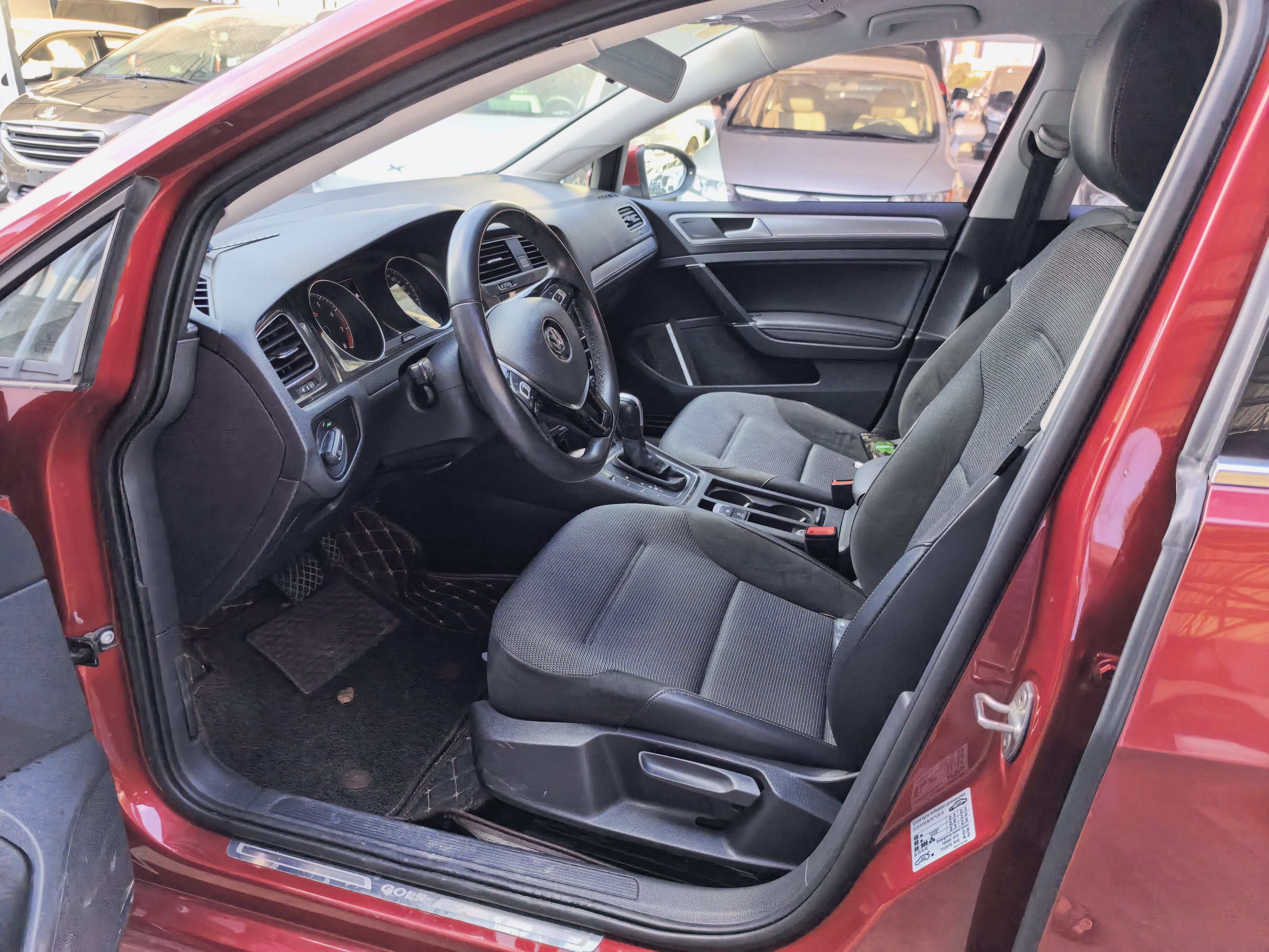 Volkswagen Golf 2018 car image #5