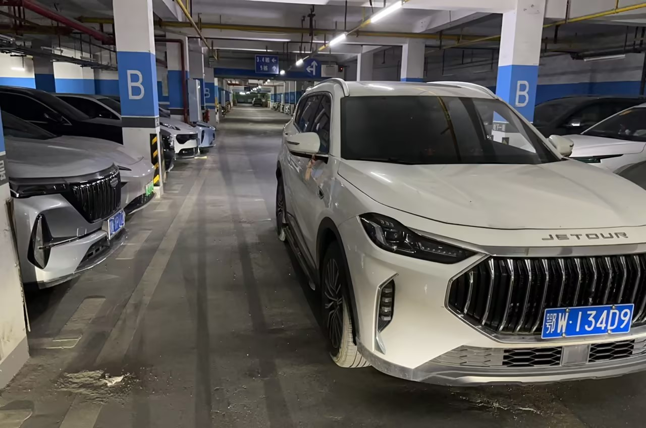 Jetour X70 PLUS 2025 car image #7