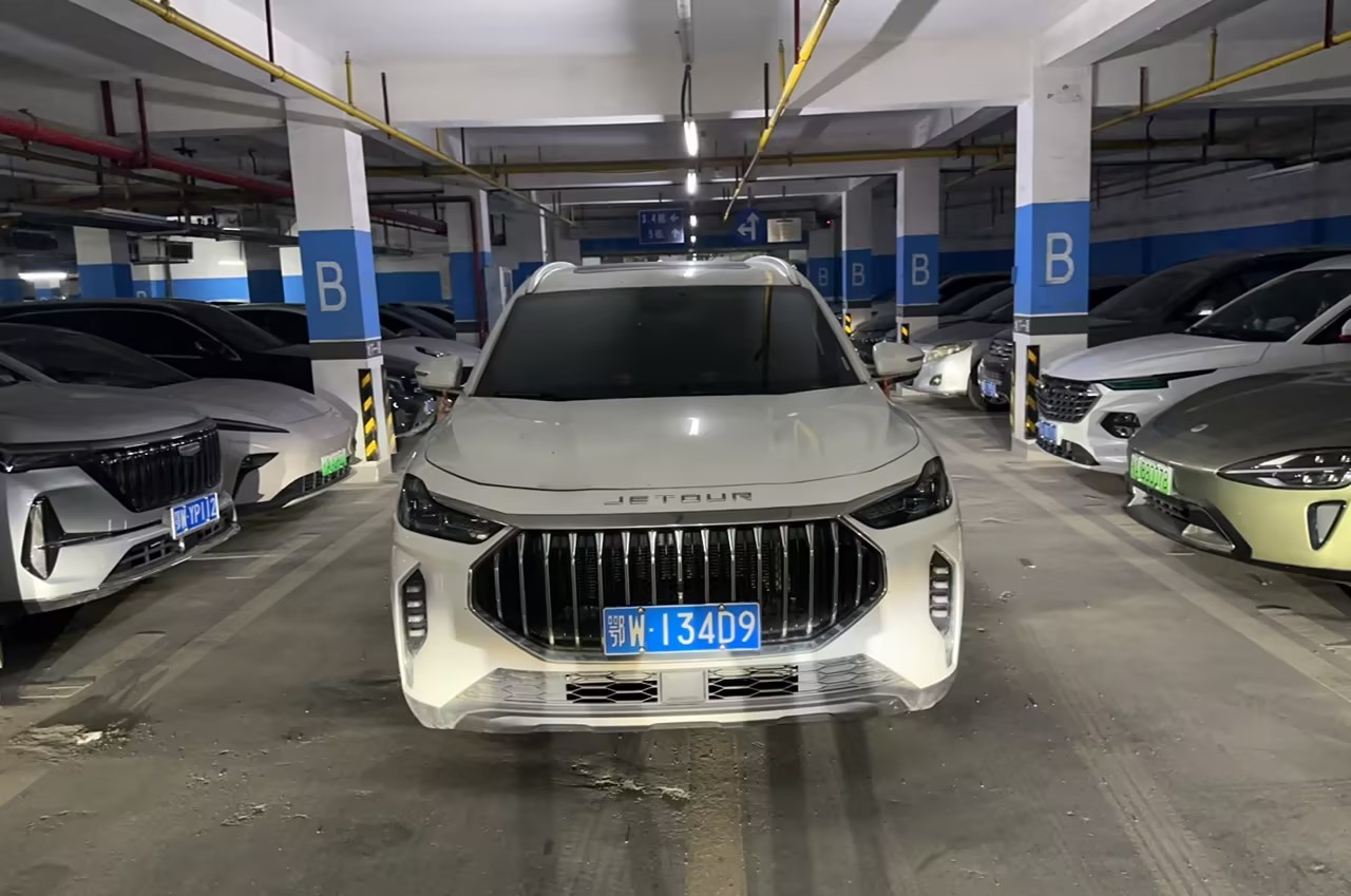Jetour X70 PLUS 2025 car image #6
