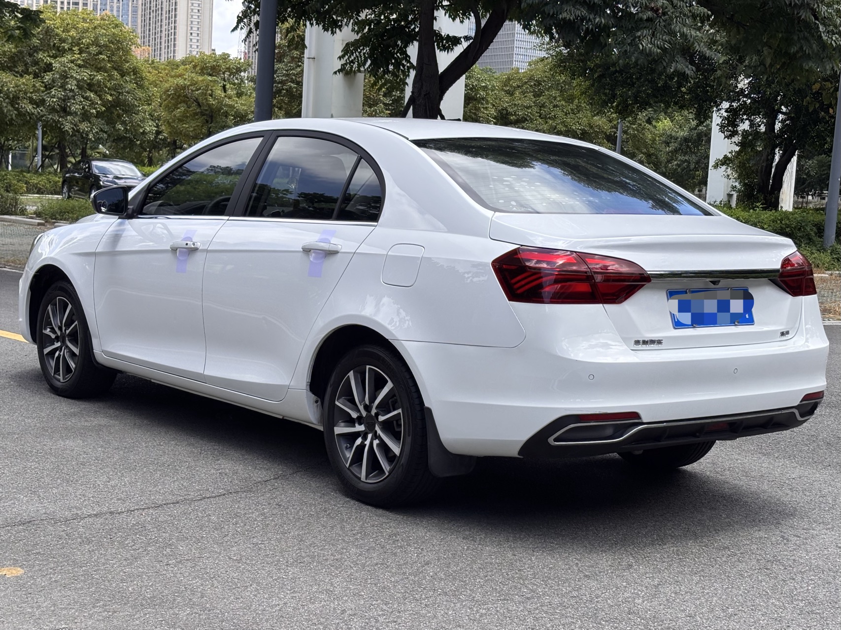 GEELY Emgrand 2019 #11 GEELY Emgrand 2019 car image #11