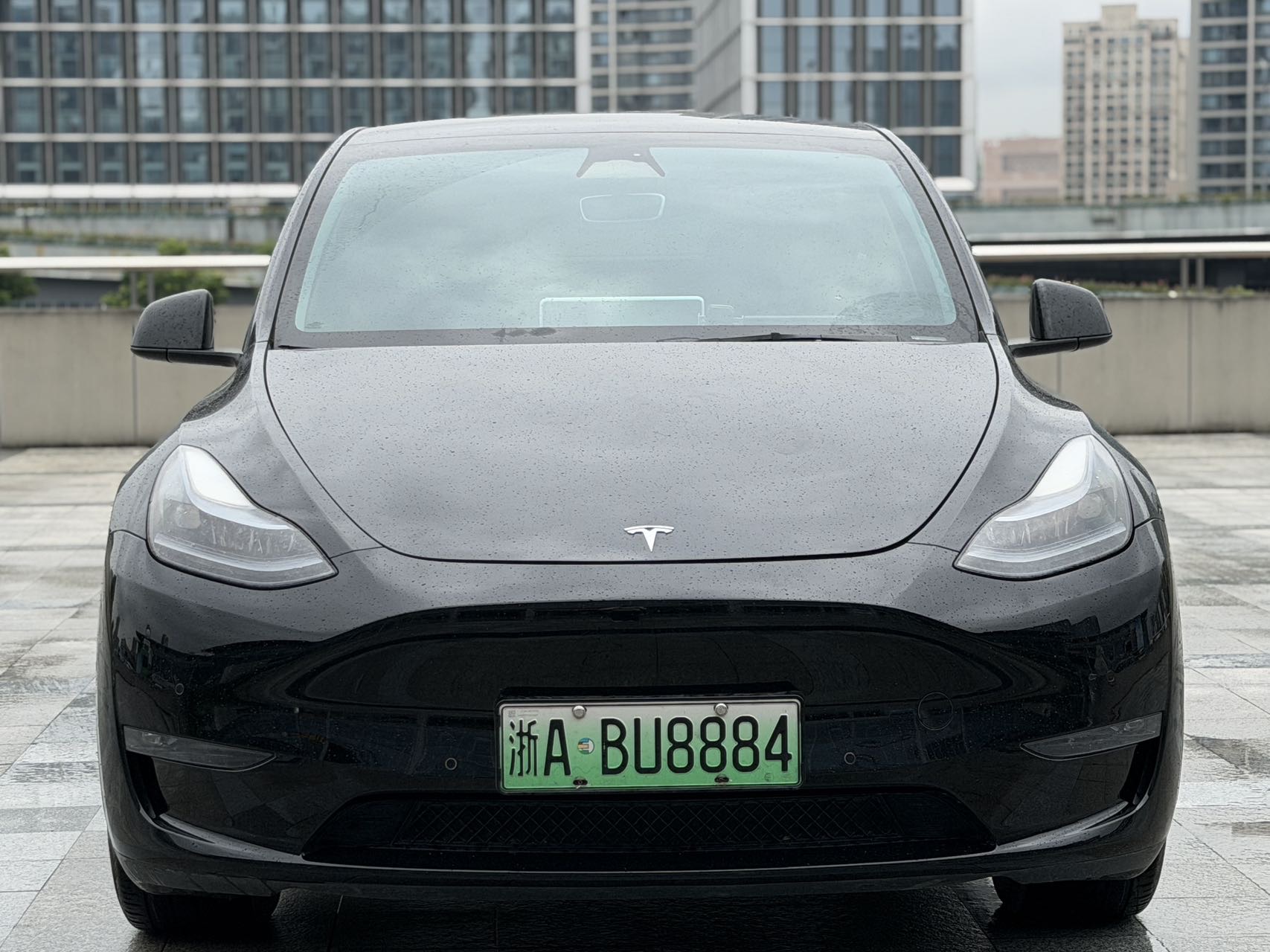 Tesla Model Y 2023 car image #3