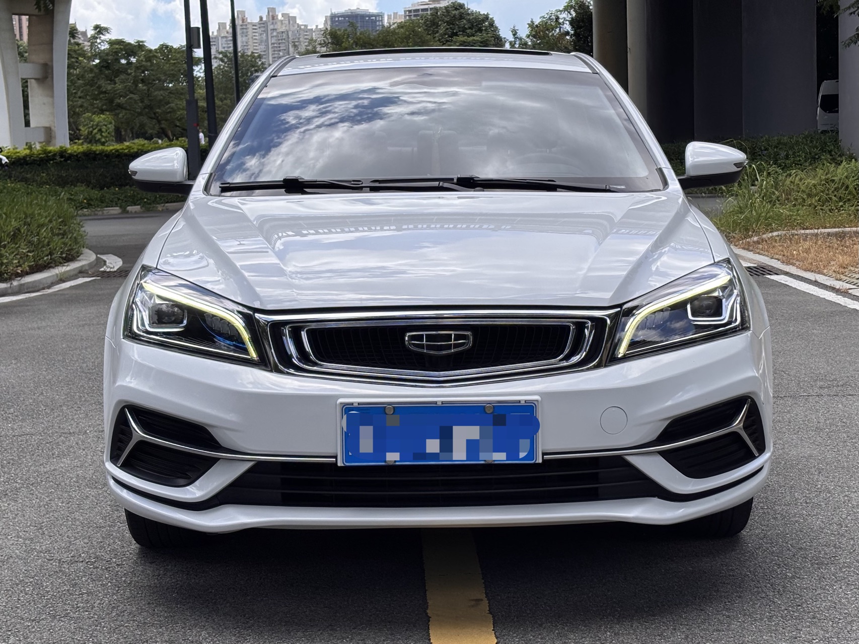 GEELY Emgrand 2019 #4 GEELY Emgrand 2019 car image #4