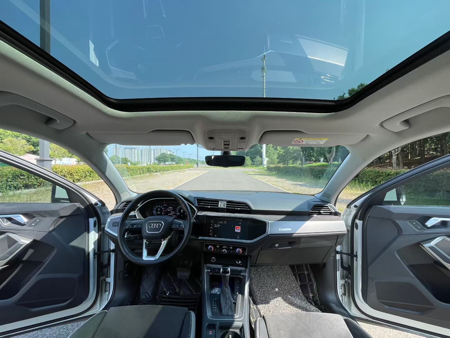 Audi Q3 2019 #11 Audi Q3 2019 car image #11