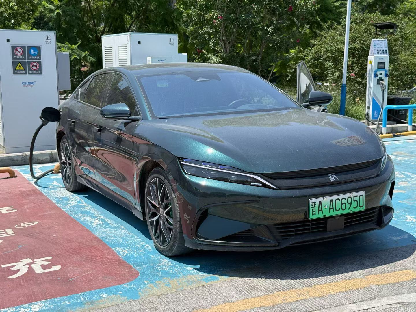 BYD Han 2022 immagine di auto #5