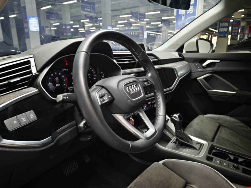 Audi Q3 2020 #10 Audi Q3 2020 car image #10