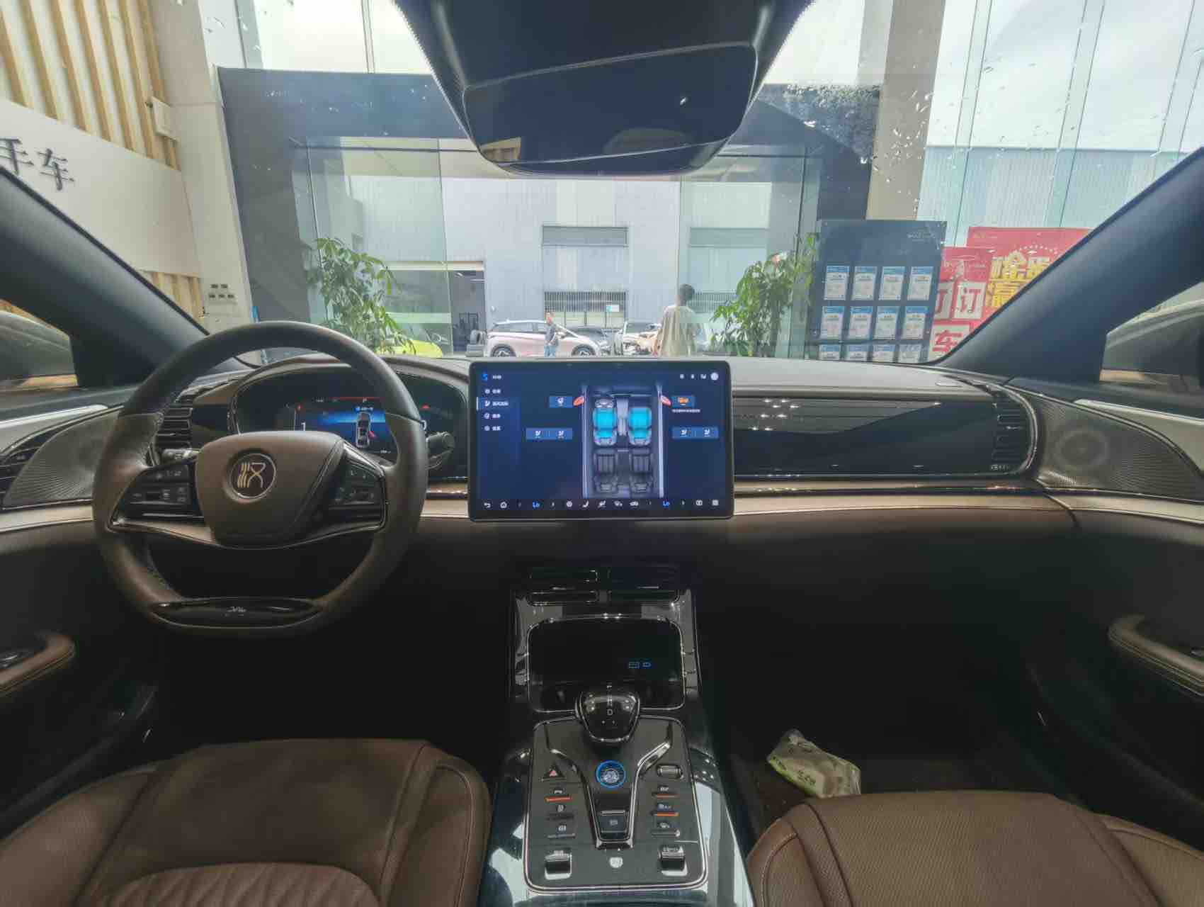 BYD Han 2024 car image #12