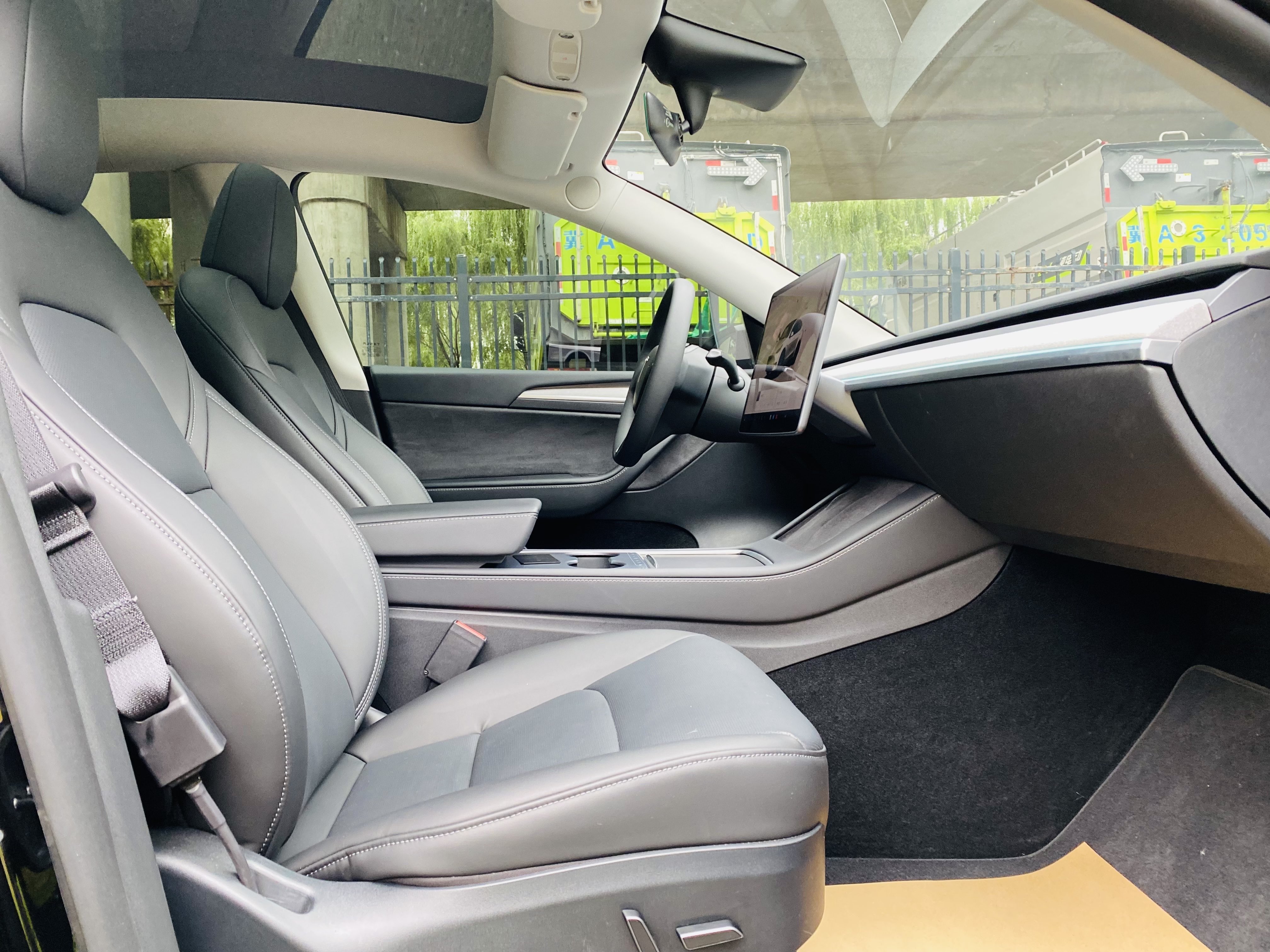 Tesla Model Y 2023 #12 Tesla Model Y 2023 car image #12