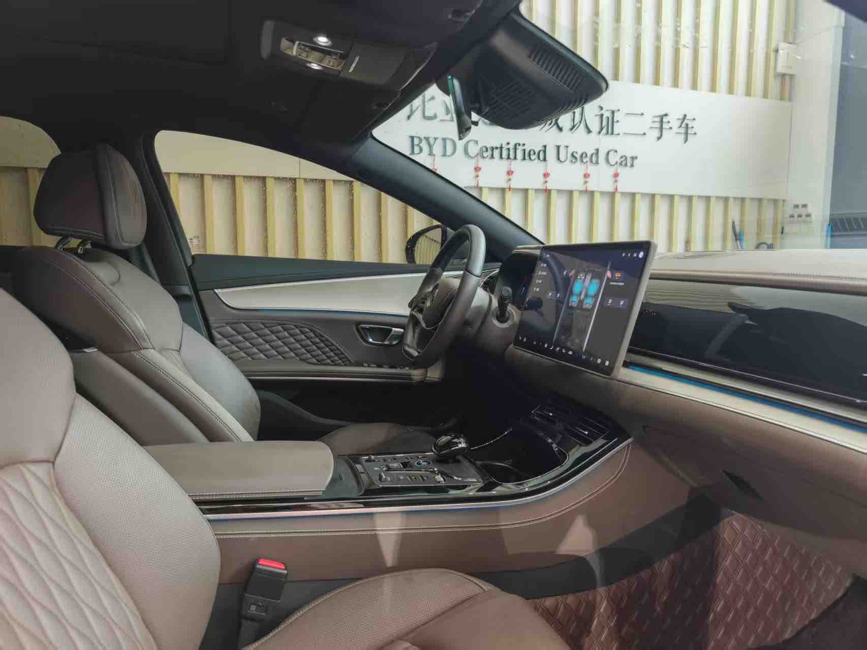BYD Han 2024 car image #17
