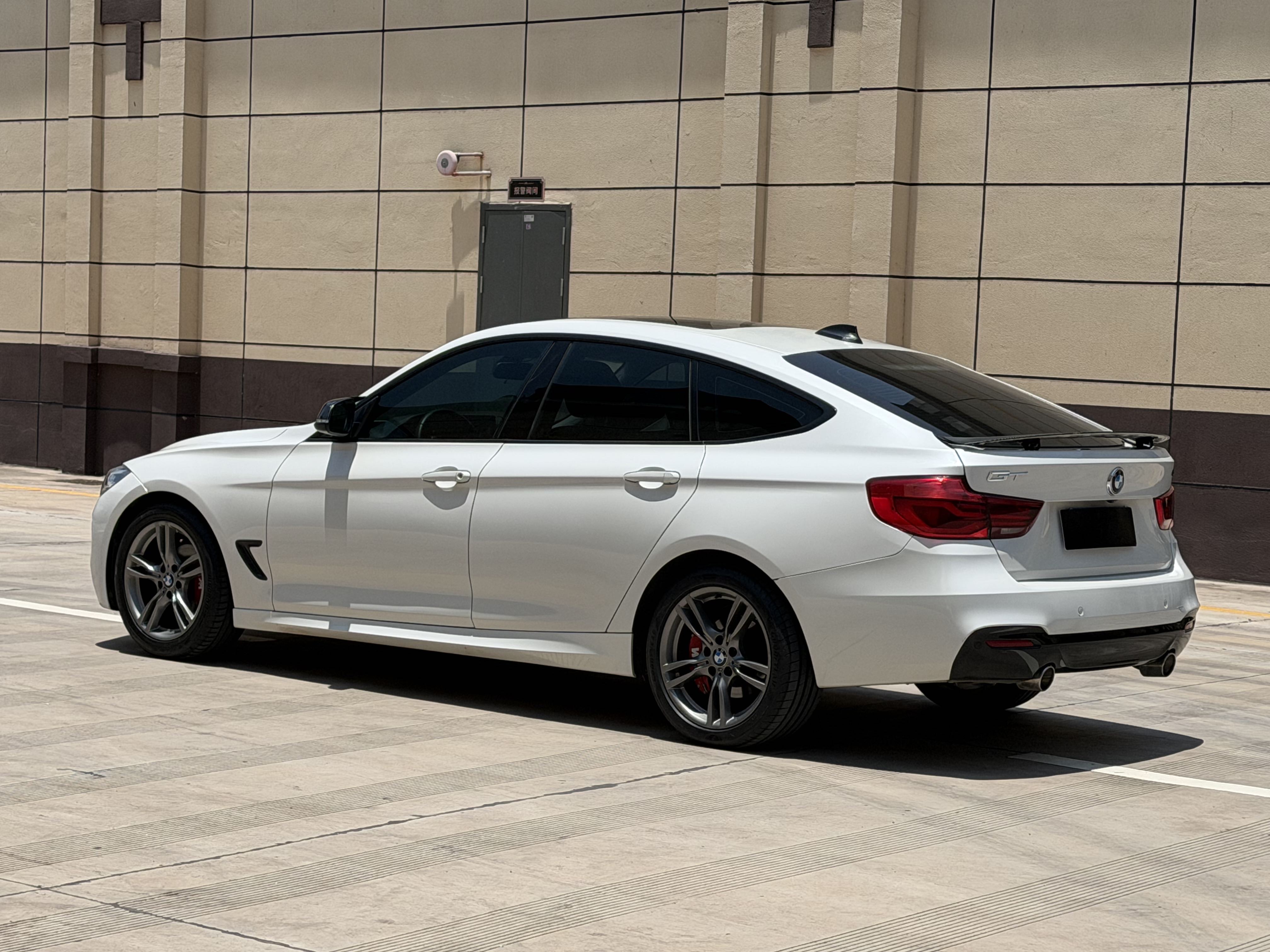BMW 3 Series GT 2017 car image #5