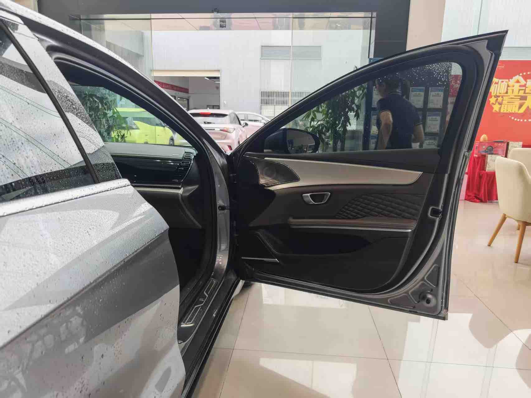 BYD Han 2024 car image #15