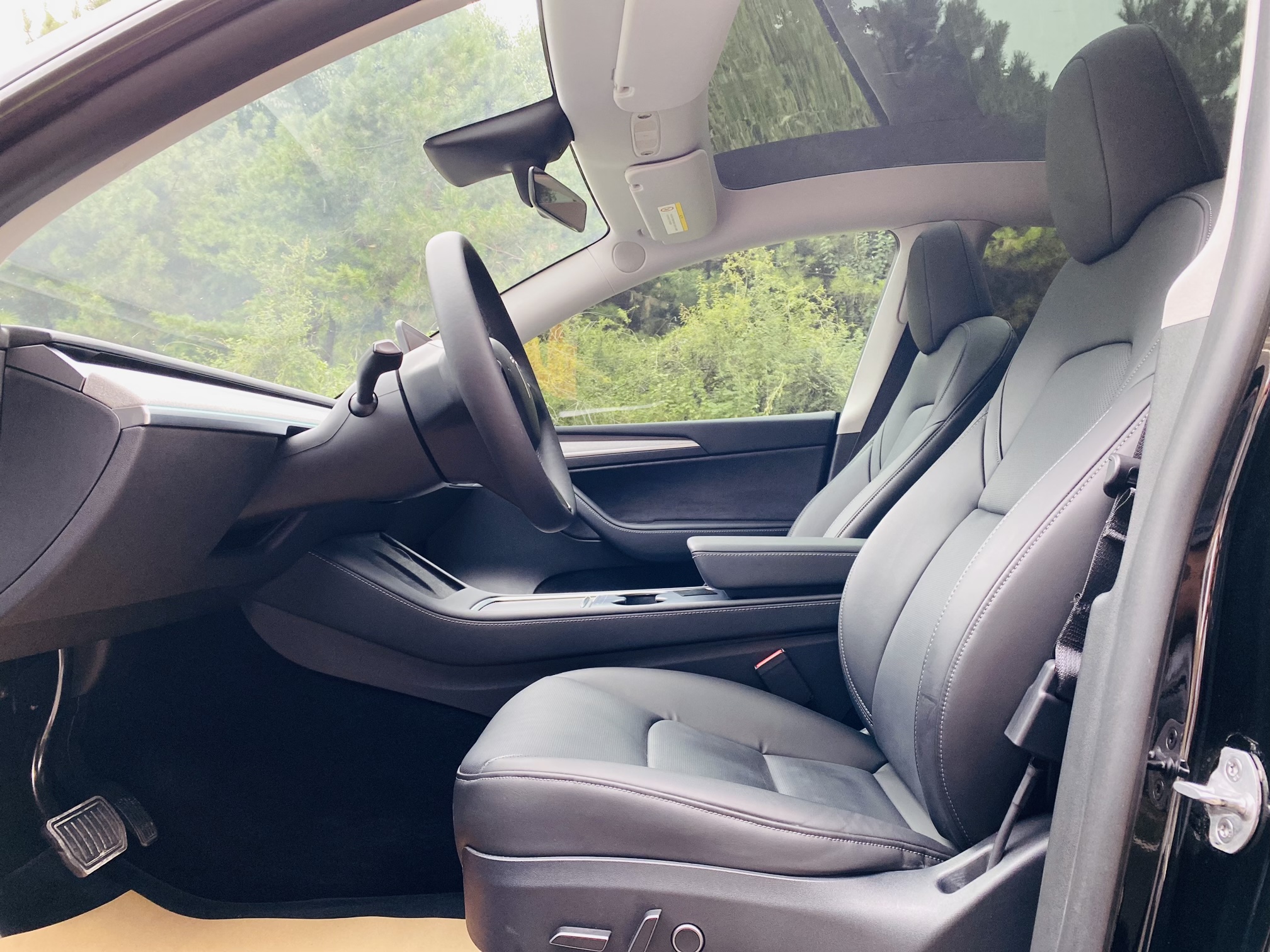 Tesla Model Y 2023 #10 Tesla Model Y 2023 car image #10