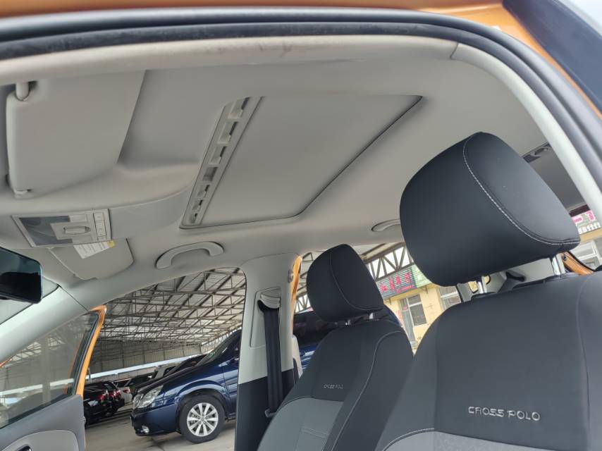 Volkswagen Polo 2014 car image #8
