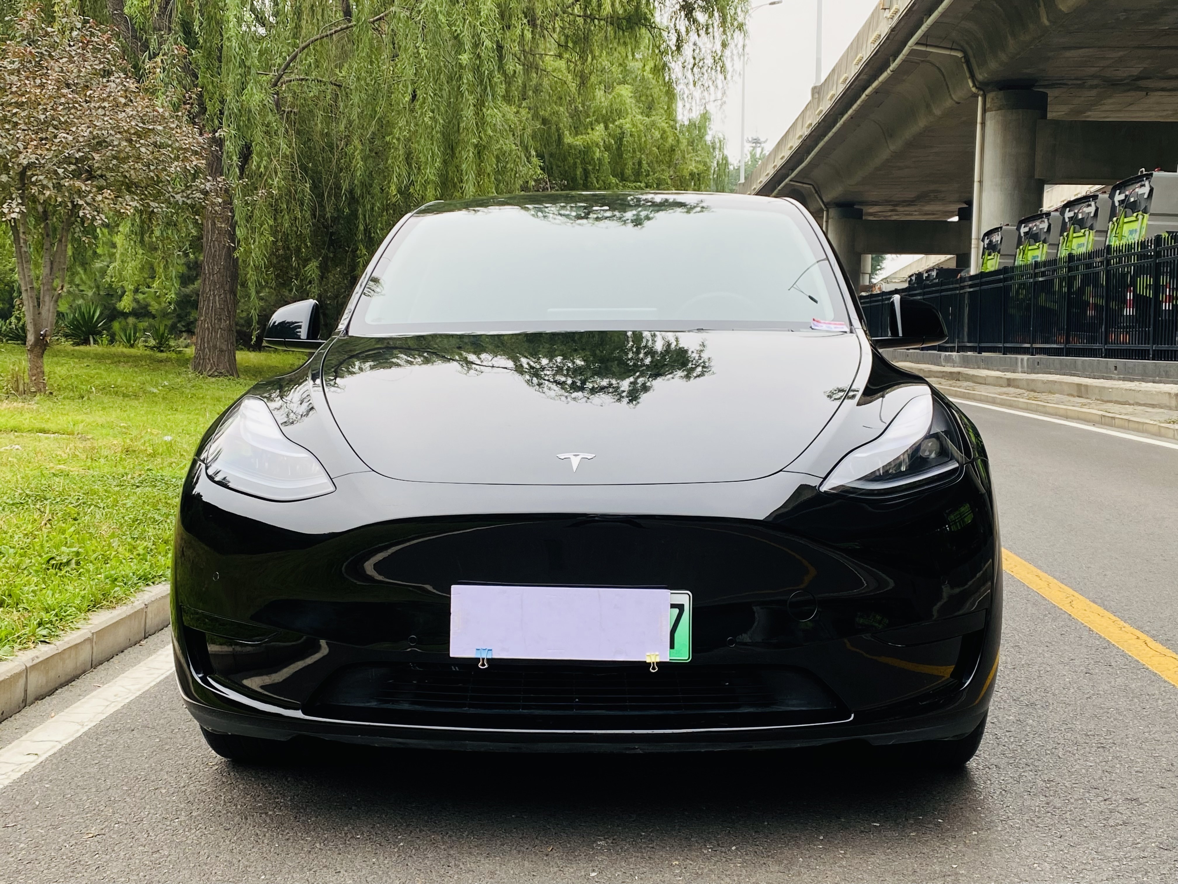Tesla Model Y 2023 #4 Tesla Model Y 2023 car image #4