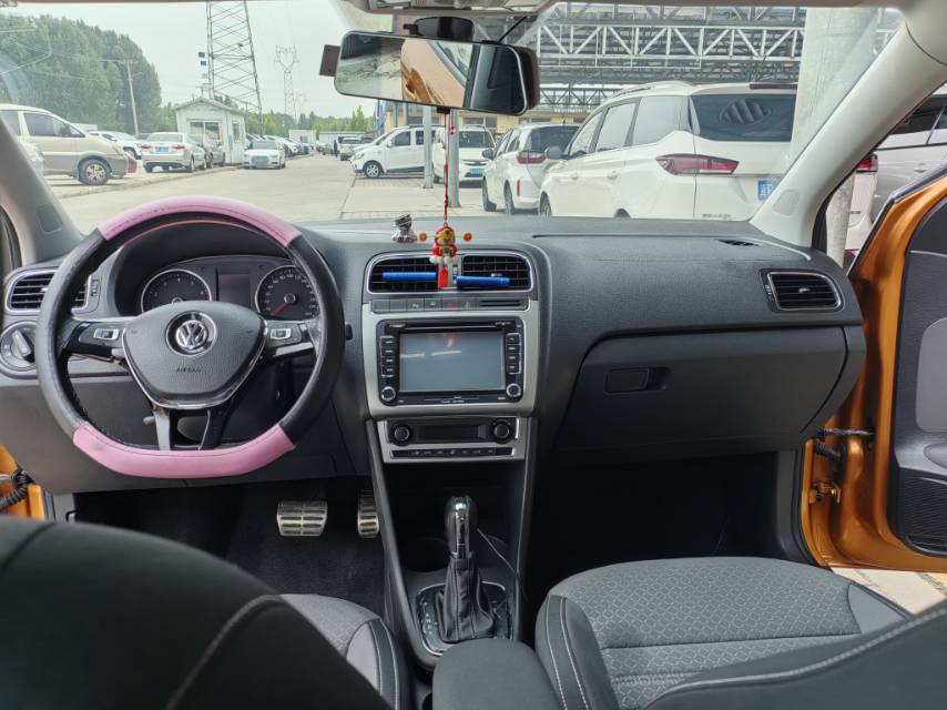 Volkswagen Polo 2014 car image #7