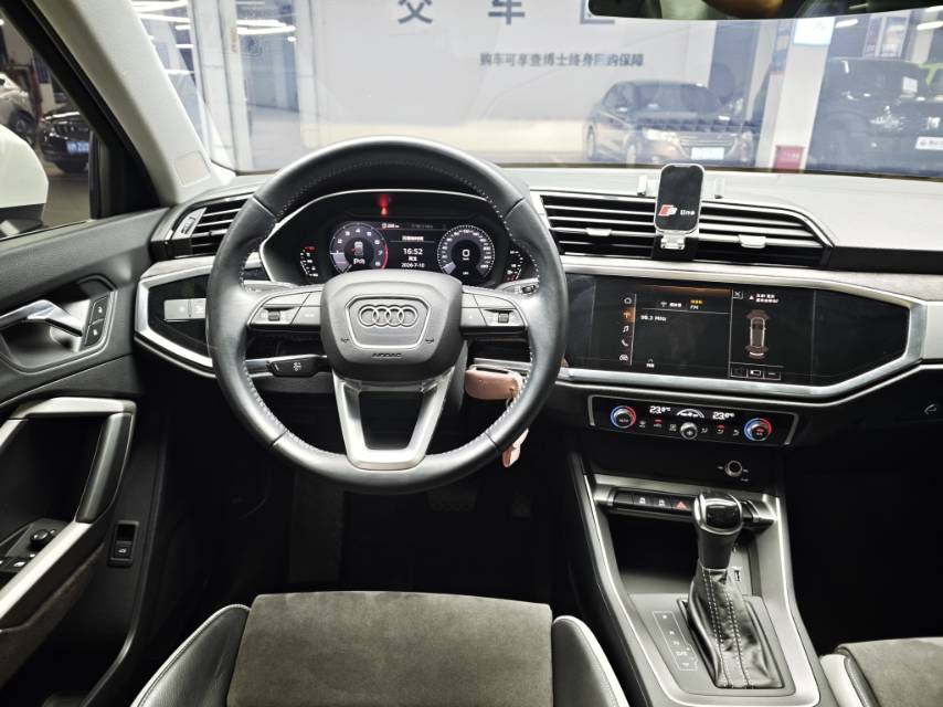 Audi Q3 2020 #9 Audi Q3 2020 car image #9