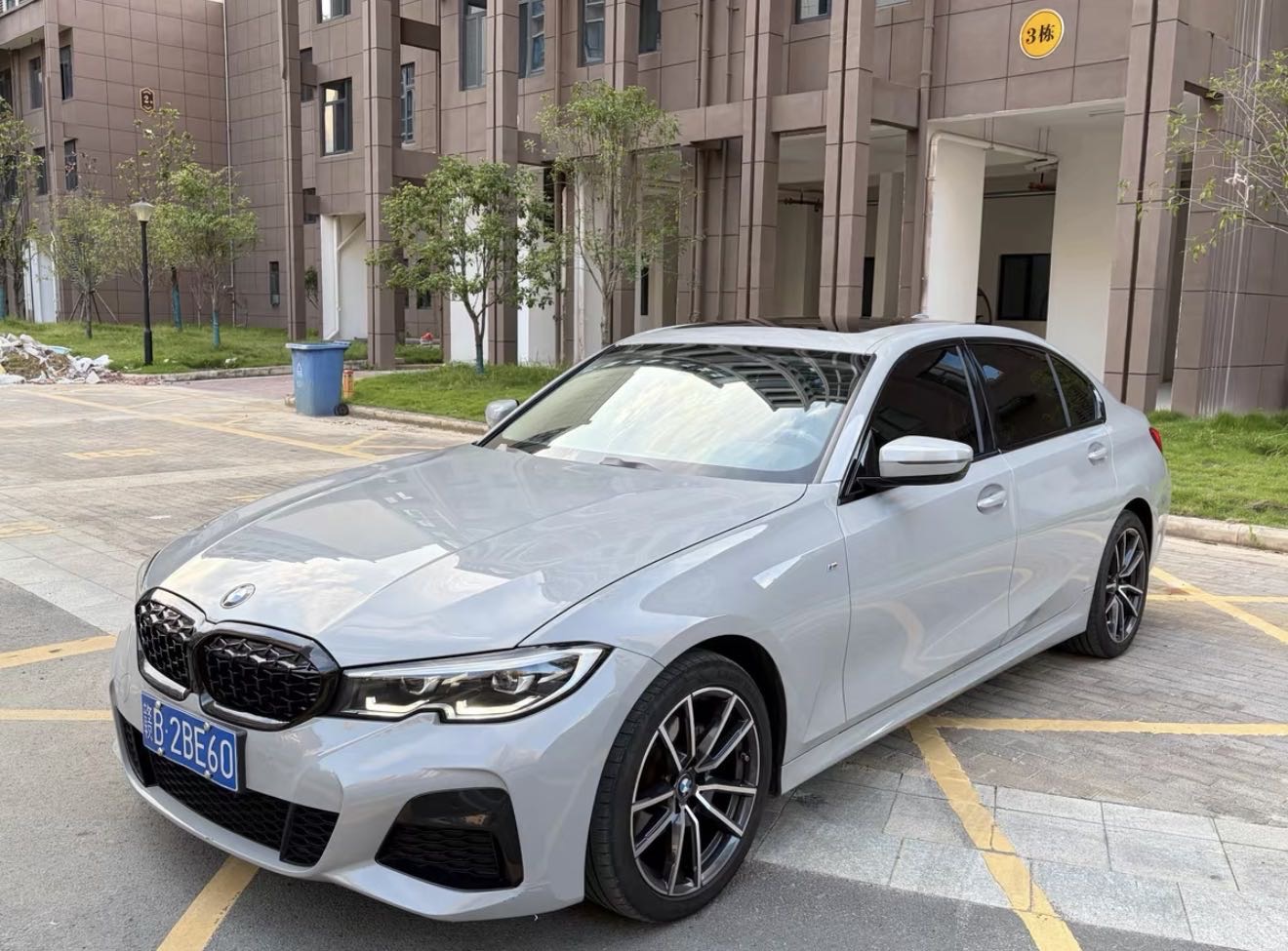 BMW 3 Series 2021 car image #2