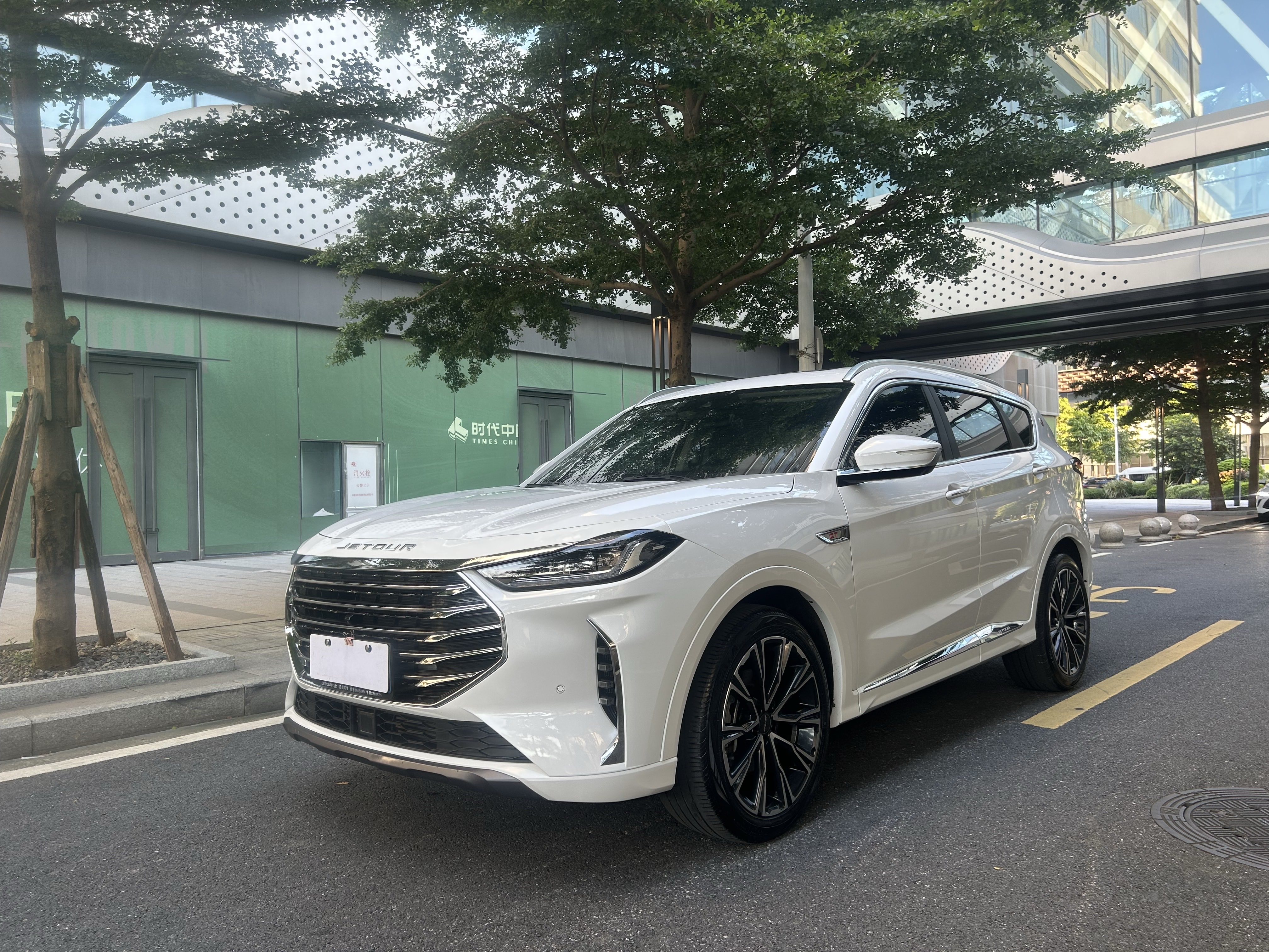 Jetour X70 PLUS 2022 car image #2