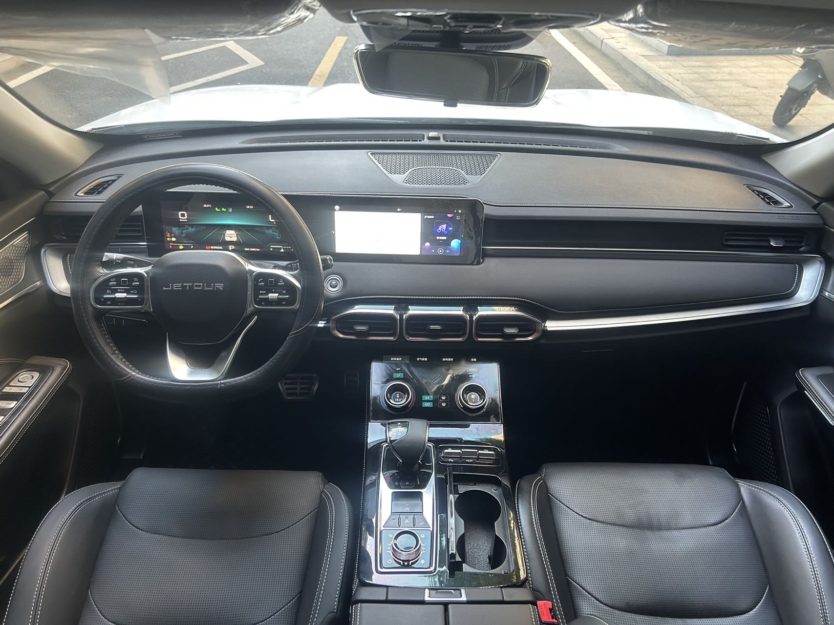 Jetour X70 PLUS 2022 car image #13