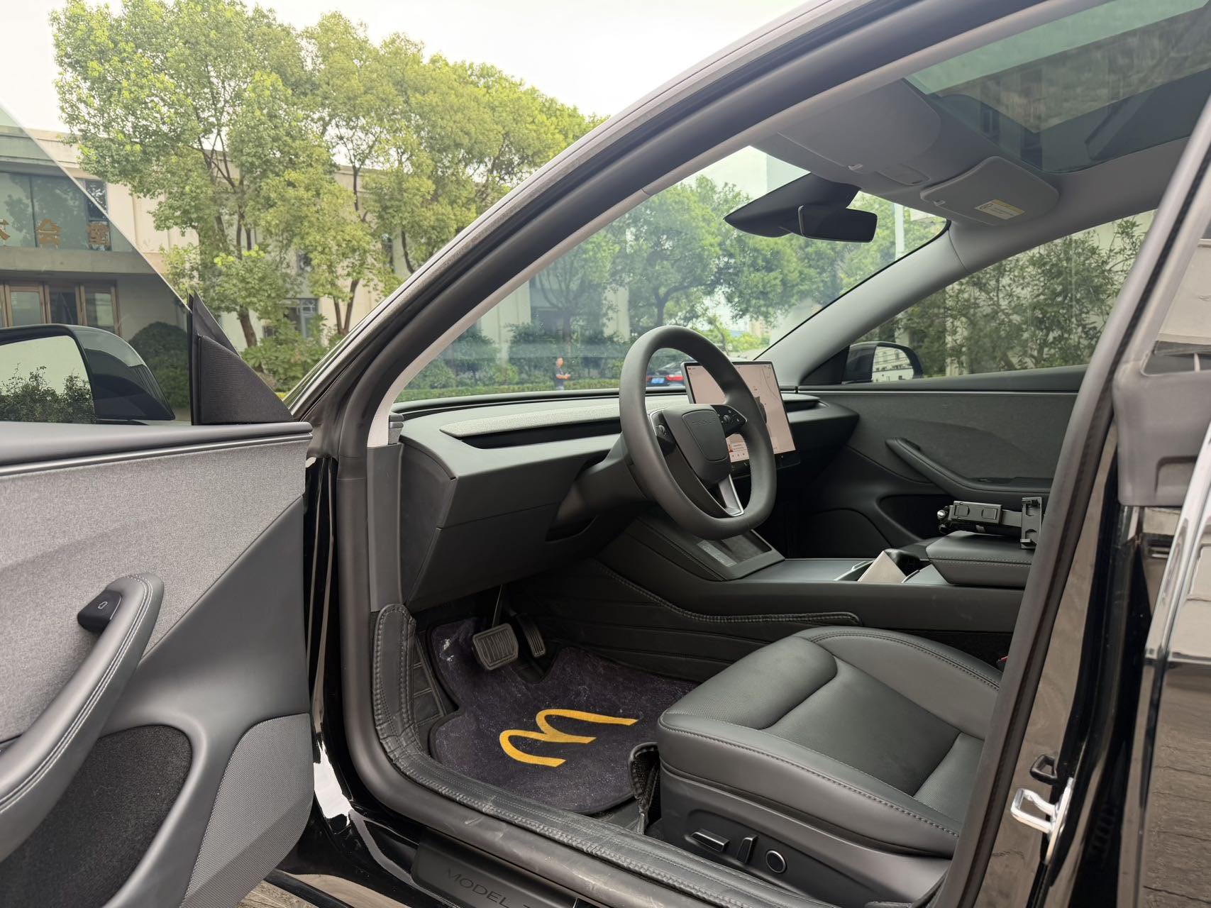 Tesla Model 3 2025 car image #6