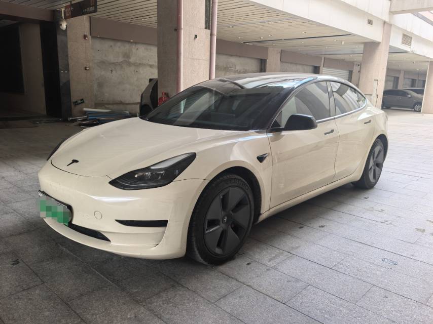 Tesla Model 3 2023 car image #2