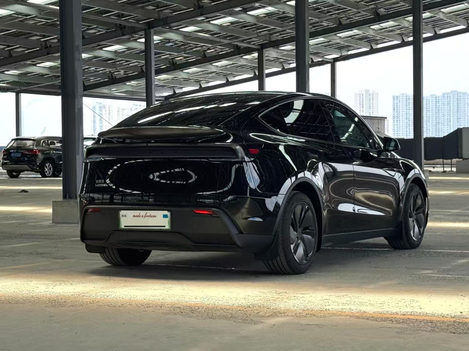 Tesla Model Y 2025 car image #8