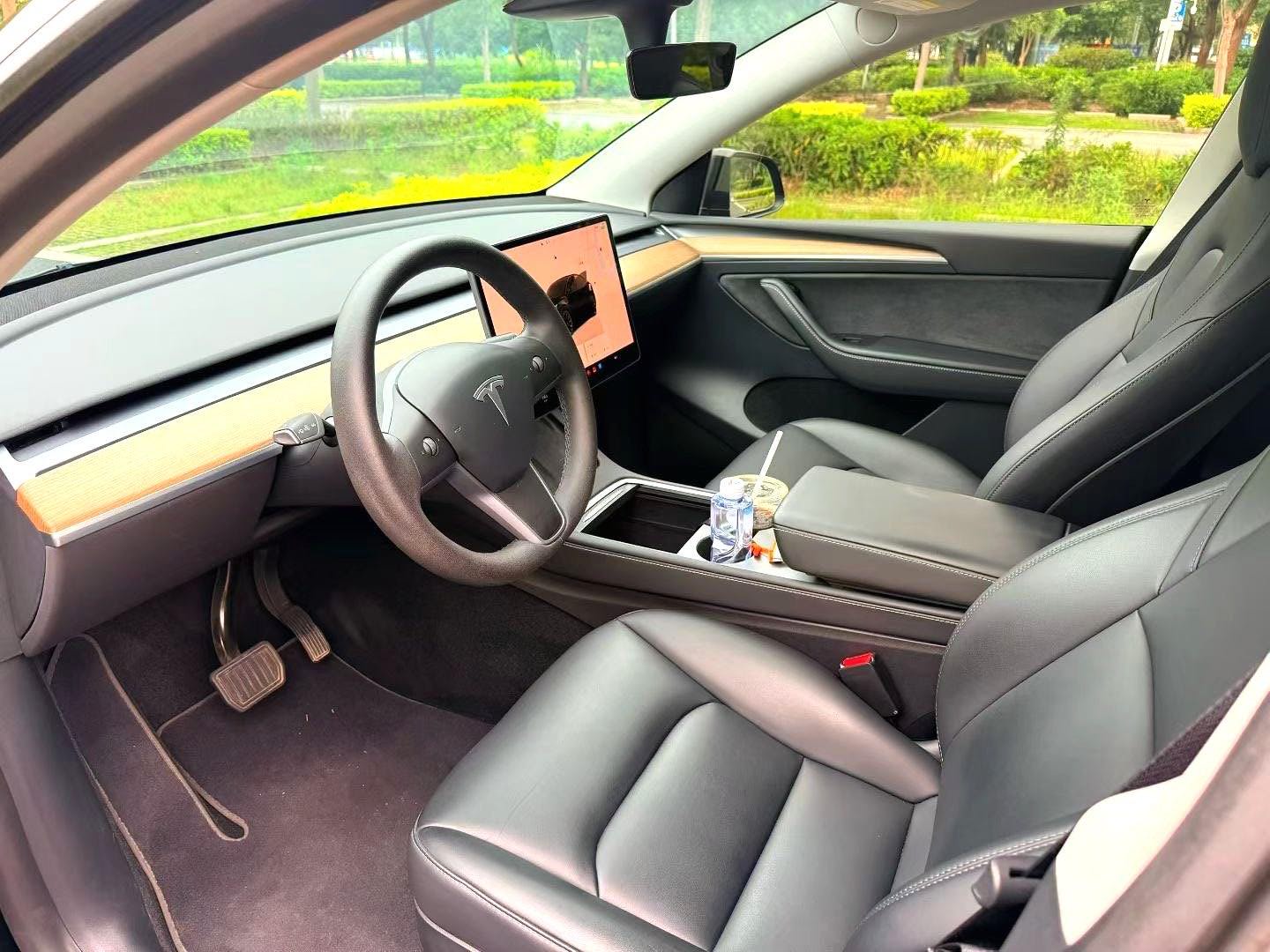 Tesla Model Y 2022 #6 Tesla Model Y 2022 car image #6