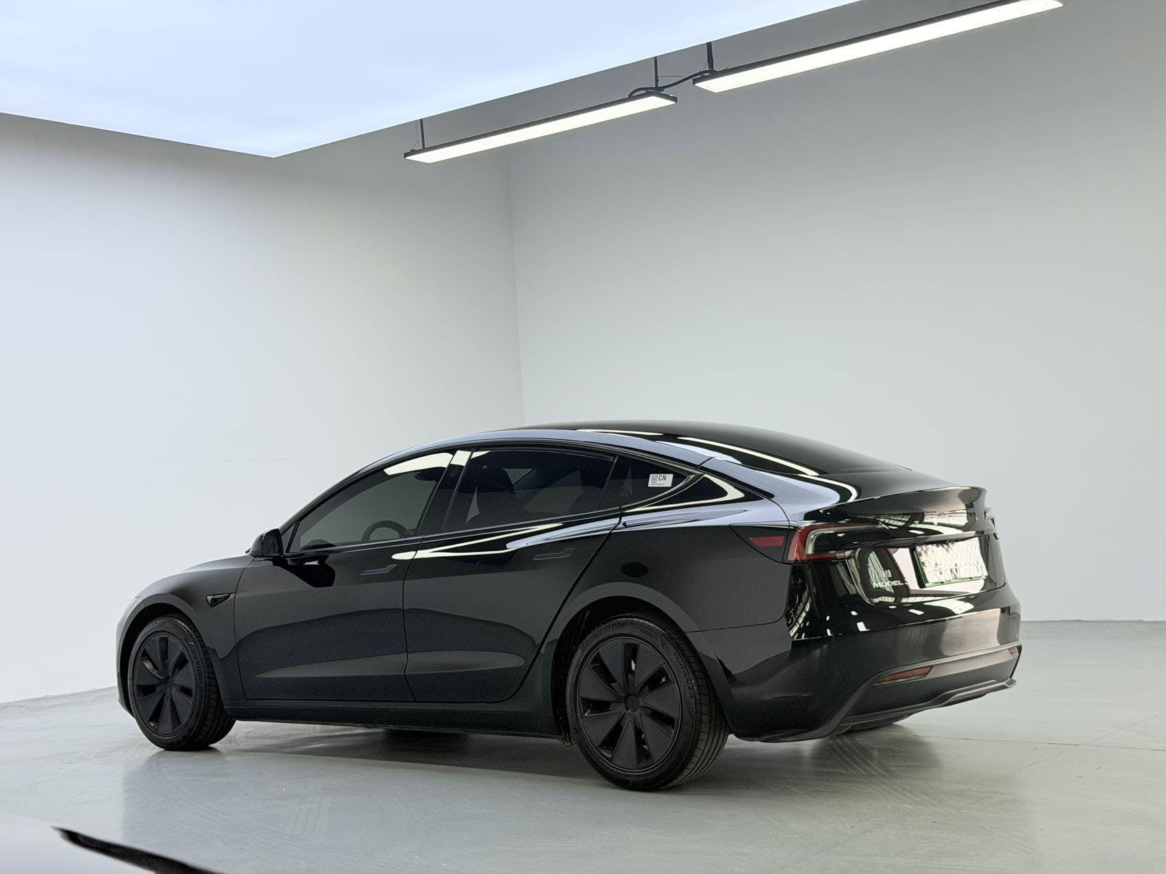 Tesla Model 3 2025 car image #11