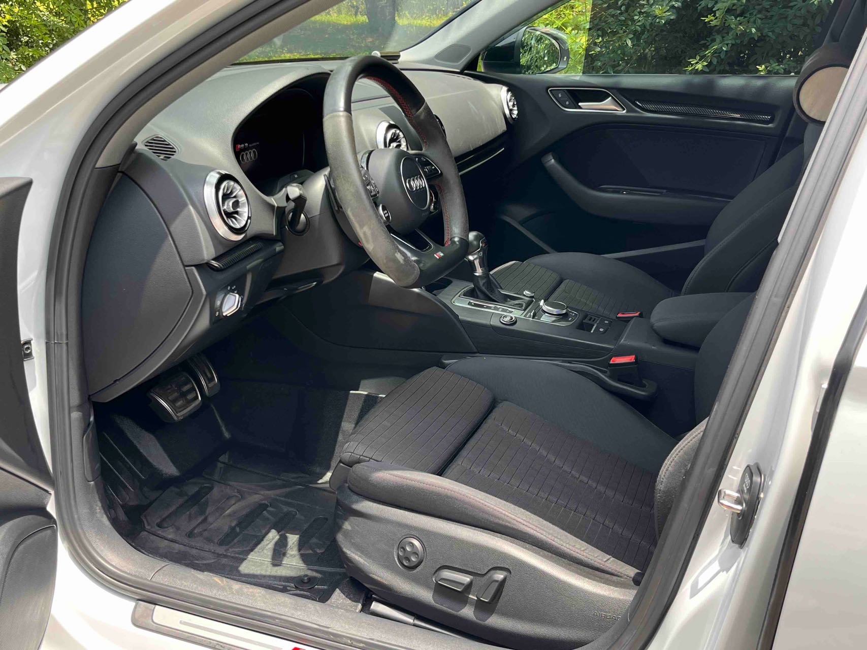 Audi A3 2019 car image #9
