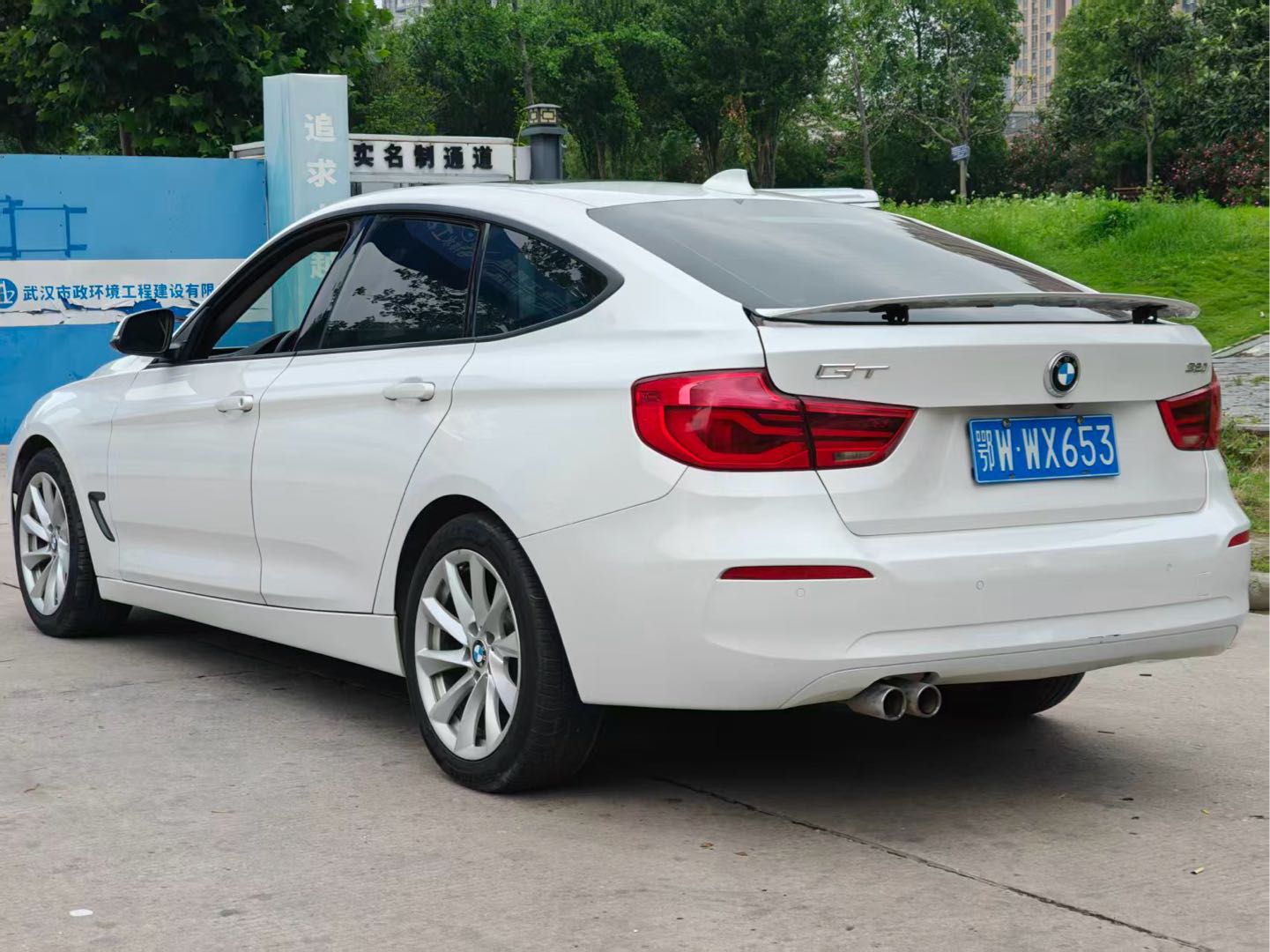 BMW 3 Series GT 2018 car image #6