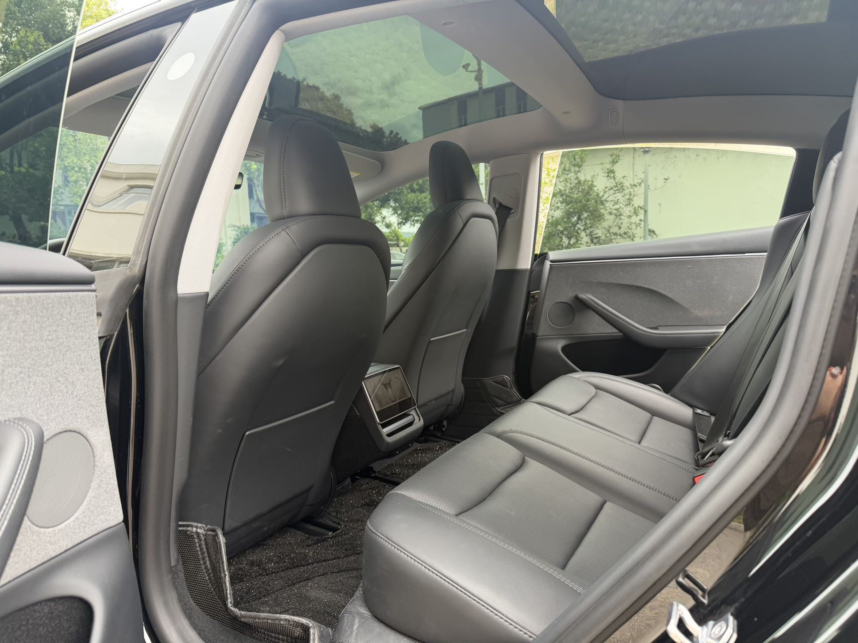 Tesla Model 3 2025 car image #8