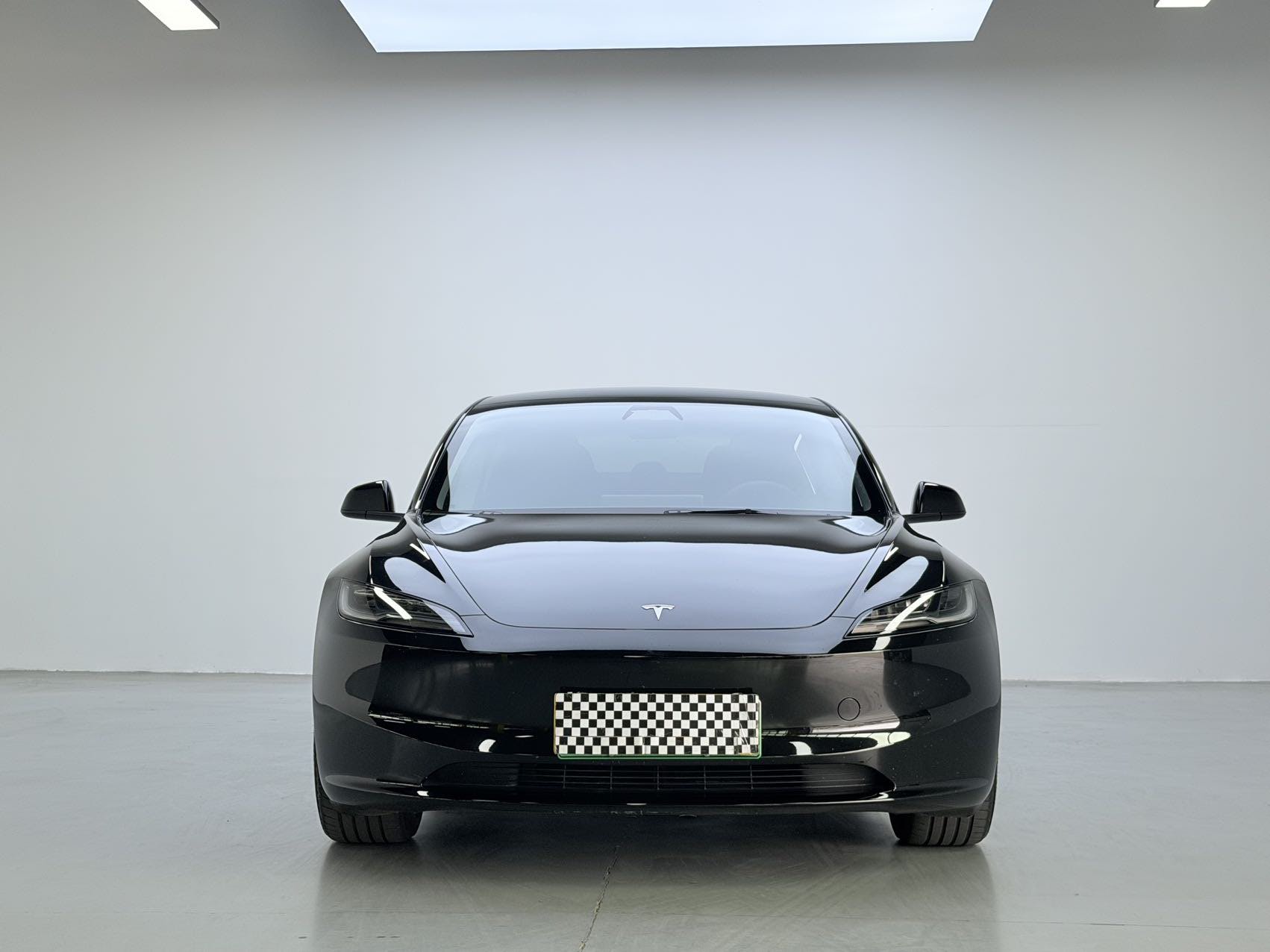Tesla Model 3 2025 car image #5