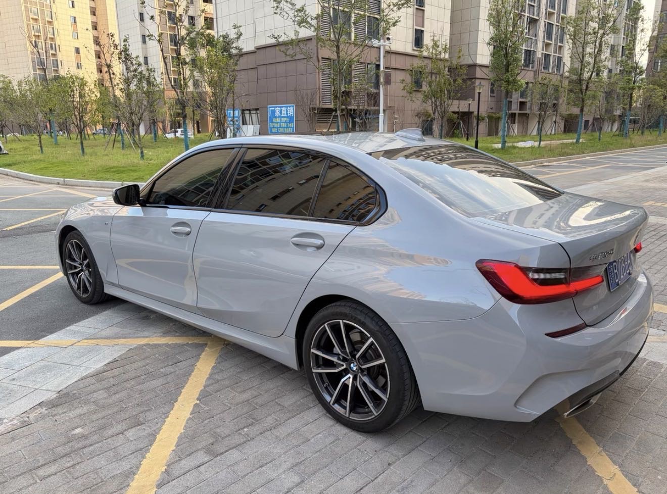 BMW 3 Series 2021 car image #11