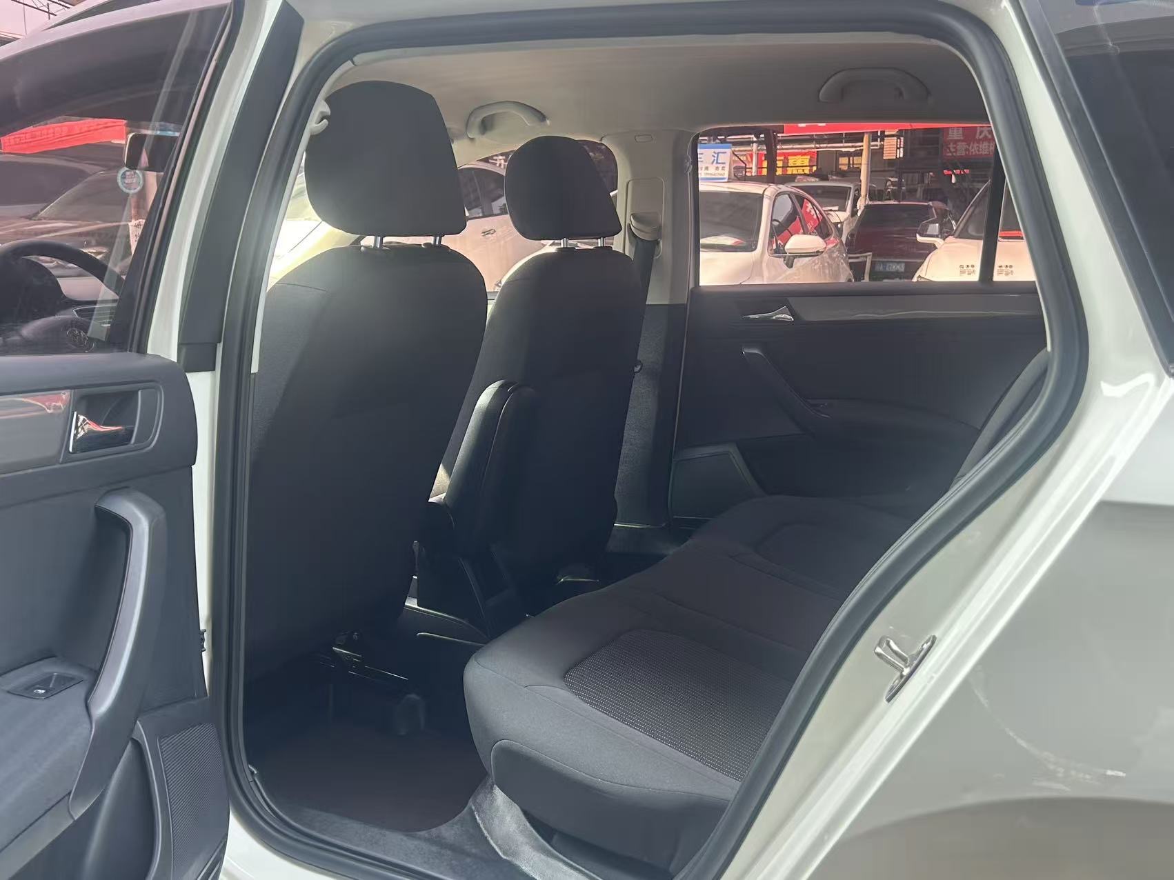 Volkswagen Santana 2017 car image #10