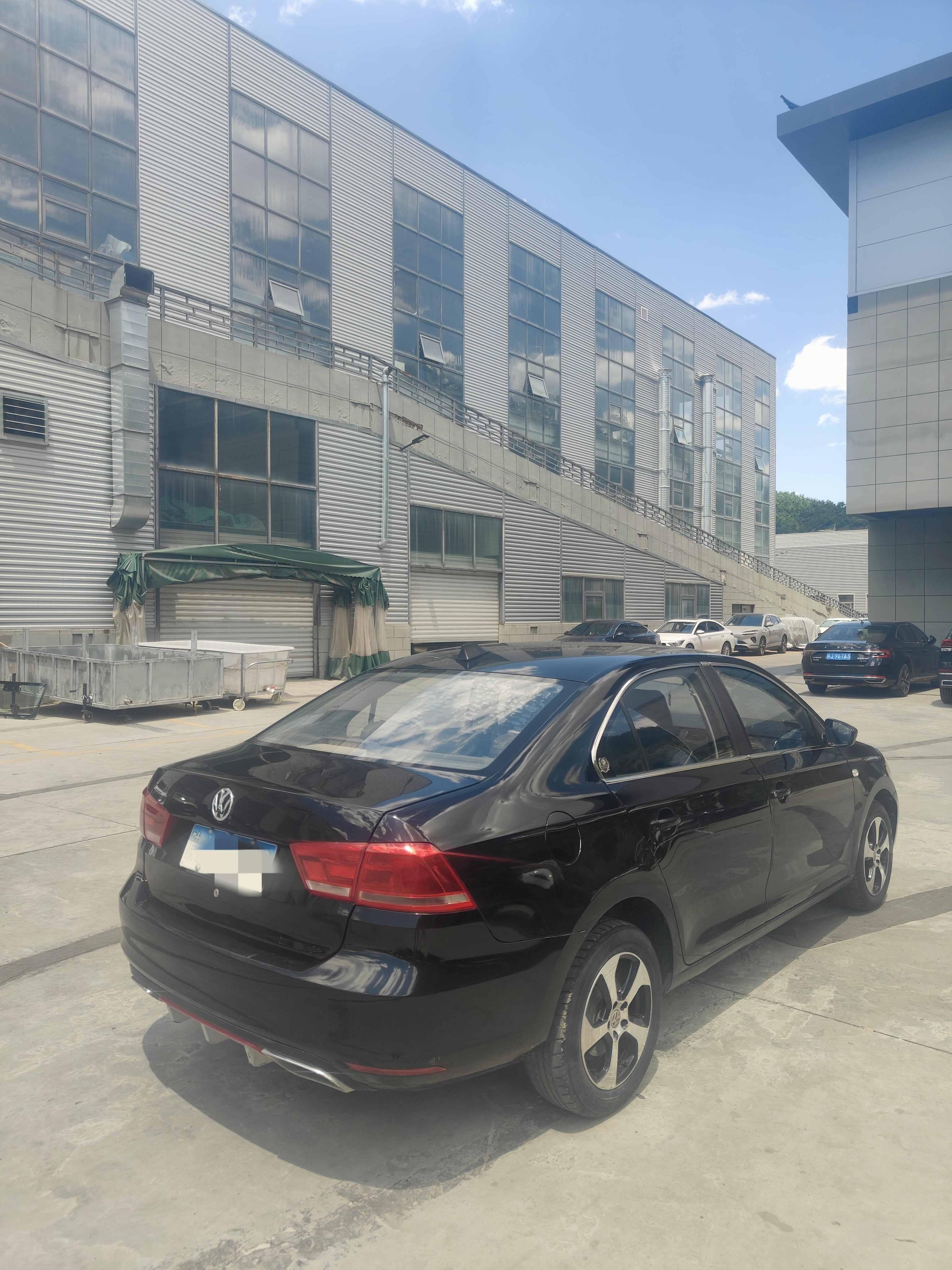 Volkswagen Santana 2015 car image #8