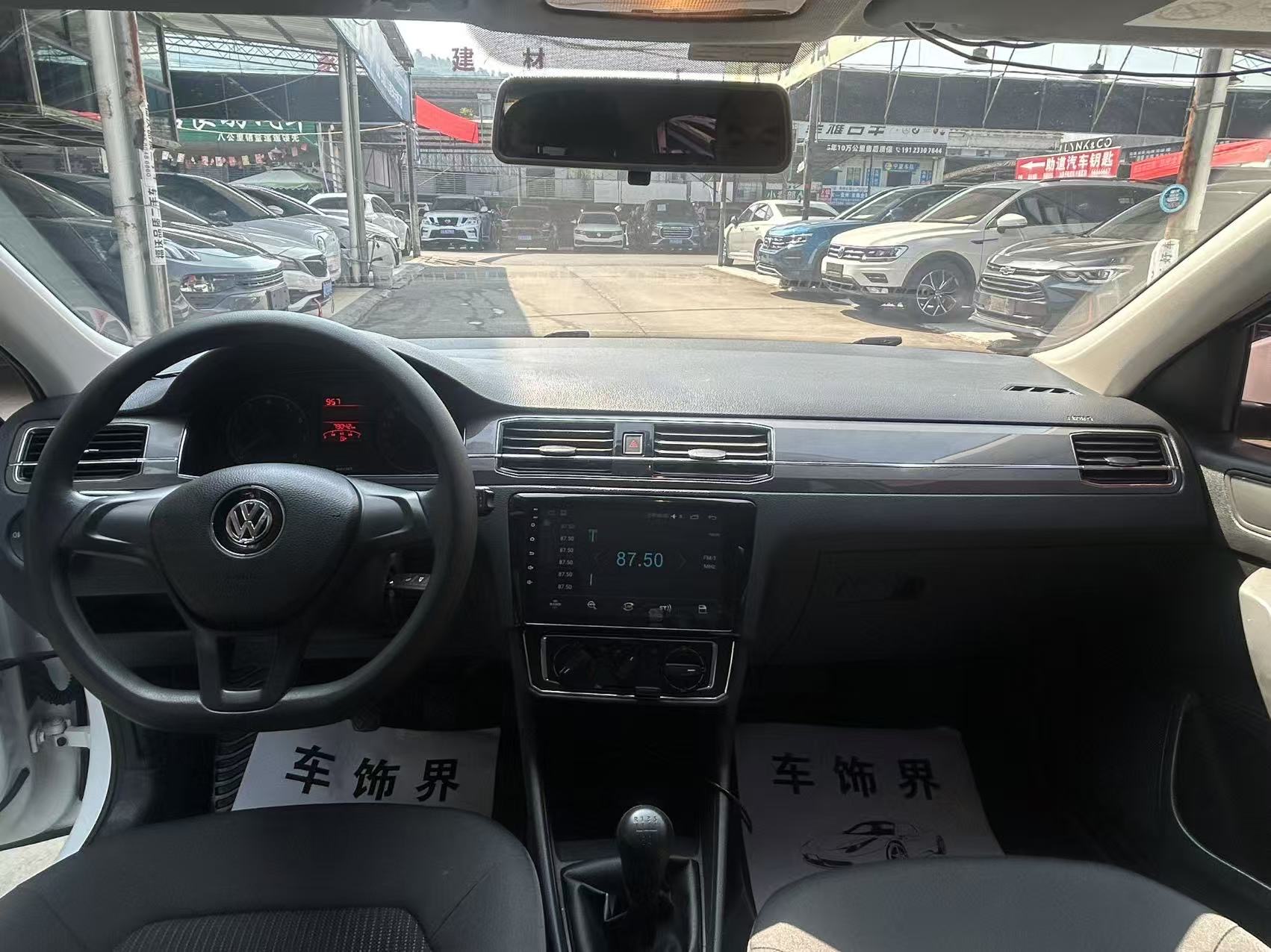Volkswagen Santana 2017 car image #11