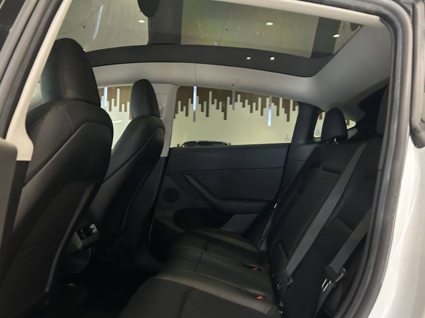 Tesla Model Y 2022 car image #8