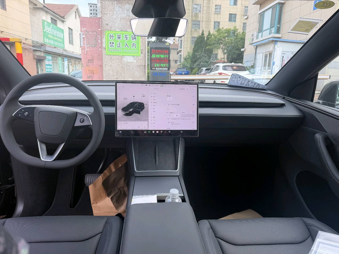 Tesla Model Y 2026 #7 Tesla Model Y 2026 car image #7